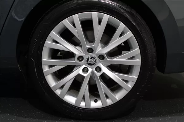 Škoda Superb 1,4 IV 115KW Style DSG - foto 36