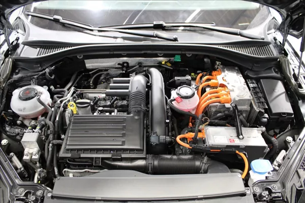 Škoda Superb 1,4 IV 115KW Style DSG - foto 7