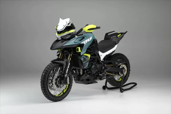 Benelli TRK 902 XPLORER SKLADEM 0,9