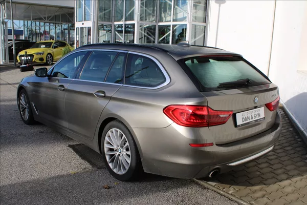 BMW Řada 5 2,0 530i Luxury - foto 4