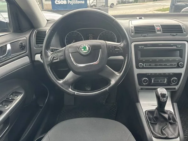 Škoda Octavia Style 2.0 TDi 103kW serviska - foto 10