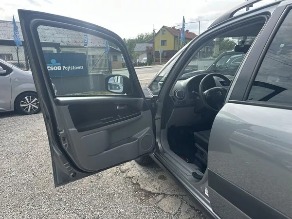 Suzuki SX4 Style 1.6i 88kW serviska - foto 16