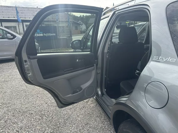 Suzuki SX4 Style 1.6i 88kW serviska - foto 18