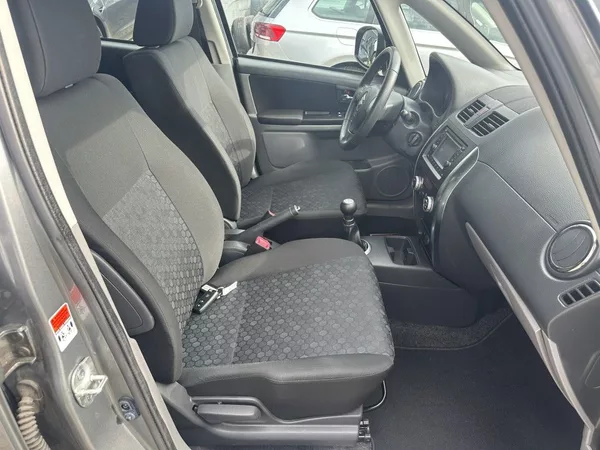 Suzuki SX4 Style 1.6i 88kW serviska - foto 21