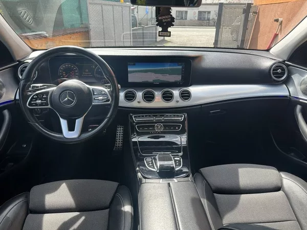 Mercedes-Benz Třídy E E 220d 4MATIC All-TerrainT - foto 11