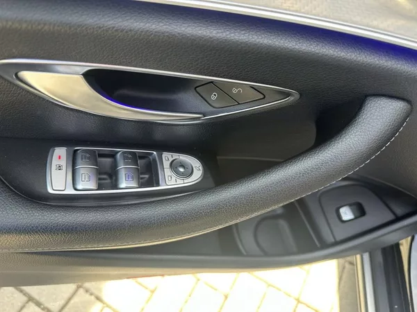 Mercedes-Benz Třídy E E 220d 4MATIC All-TerrainT - foto 14