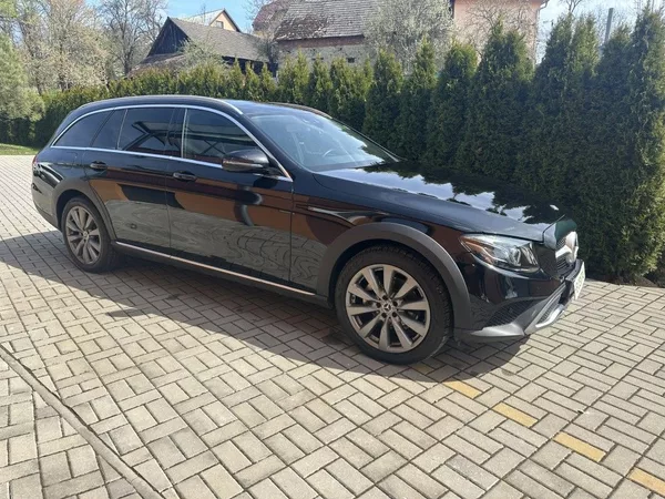 Mercedes-Benz Třídy E E 220d 4MATIC All-TerrainT - foto 2