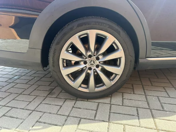 Mercedes-Benz Třídy E E 220d 4MATIC All-TerrainT - foto 22
