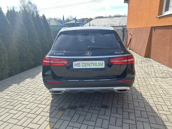 Mercedes-Benz Třídy E E 220d 4MATIC All-TerrainT - foto 4