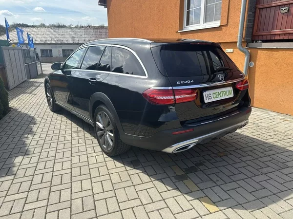 Mercedes-Benz Třídy E E 220d 4MATIC All-TerrainT - foto 7