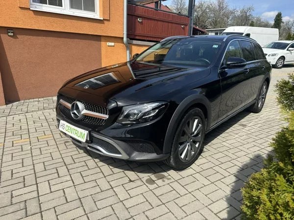 Mercedes-Benz Třídy E E 220d 4MATIC All-TerrainT - foto 9