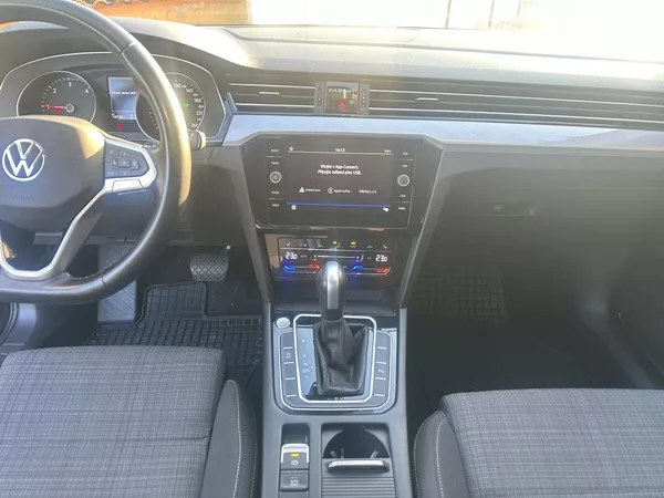 Volkswagen Passat 2.0 TDi 110kW Bussiness AT - foto 13