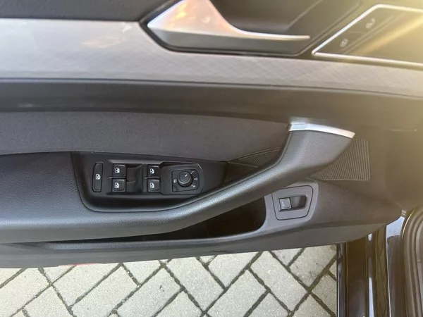 Volkswagen Passat 2.0 TDi 110kW Bussiness AT - foto 17