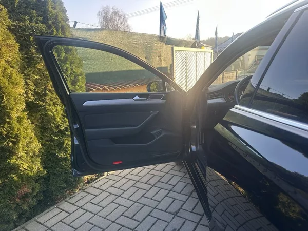 Volkswagen Passat 2.0 TDi 110kW Bussiness AT - foto 18