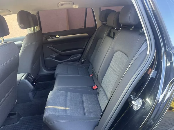 Volkswagen Passat 2.0 TDi 110kW Bussiness AT - foto 19