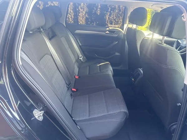 Volkswagen Passat 2.0 TDi 110kW Bussiness AT - foto 21