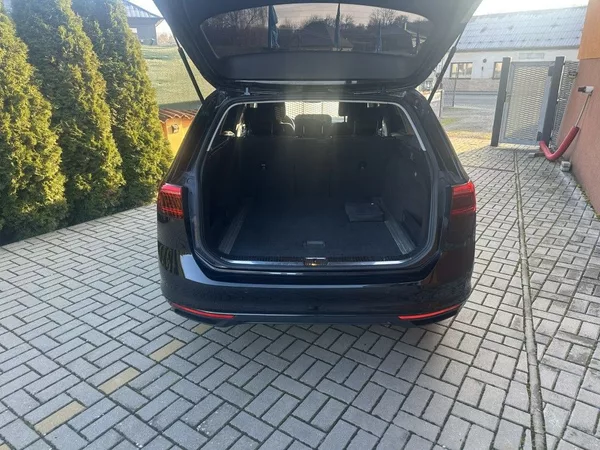Volkswagen Passat 2.0 TDi 110kW Bussiness AT - foto 5