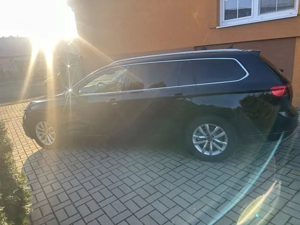 Volkswagen Passat 2.0 TDi 110kW Bussiness AT - foto 8