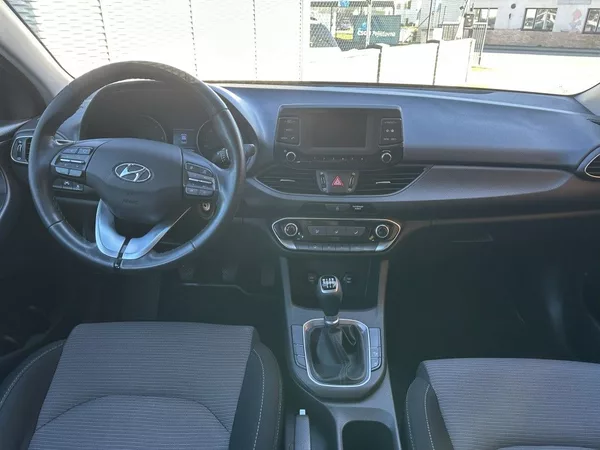 Hyundai i30 1.6 CRDi 85kW serviska - foto 11