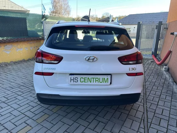 Hyundai i30 1.6 CRDi 85kW serviska - foto 4
