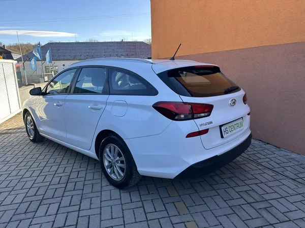 Hyundai i30 1.6 CRDi 85kW serviska - foto 6