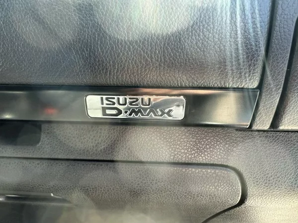 Isuzu 1.9 Double Cab 4x4 LSE A/T - foto 25
