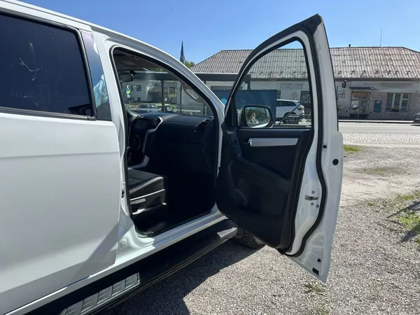 Isuzu 1.9 Double Cab 4x4 LSE A/T - foto 26