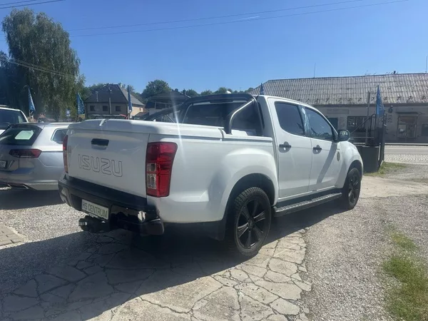 Isuzu 1.9 Double Cab 4x4 LSE A/T - foto 3