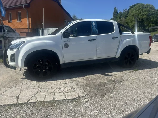 Isuzu 1.9 Double Cab 4x4 LSE A/T - foto 7