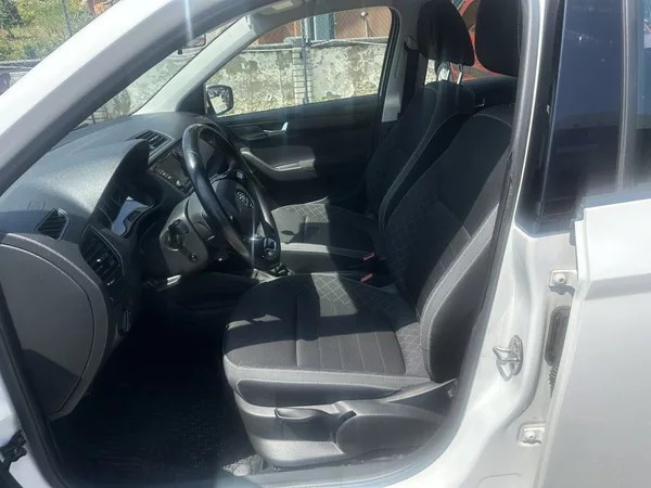 Škoda Fabia 1.0 TSI 70kW Ambition Combi - foto 15