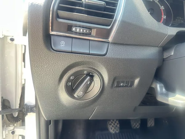 Škoda Fabia 1.0 TSI 70kW Ambition Combi - foto 16
