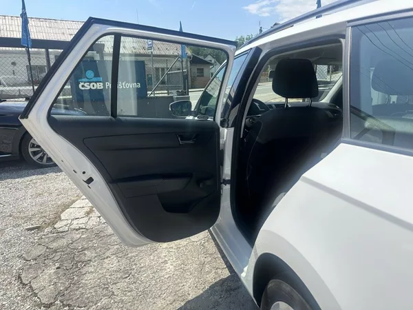 Škoda Fabia 1.0 TSI 70kW Ambition Combi - foto 19