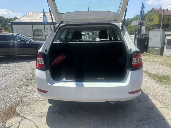 Škoda Fabia 1.0 TSI 70kW Ambition Combi - foto 7