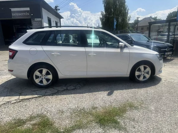 Škoda Fabia 1.0 TSI 70kW Ambition Combi - foto 9