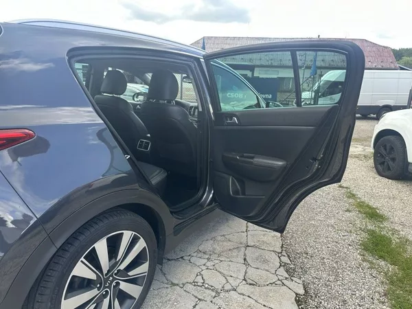 Kia Sportage 1.7 CRDi 104kW automat - foto 23