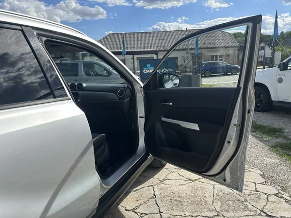 Suzuki Vitara 1.6i 88kW AllGrip 4x4 serviska - foto 27