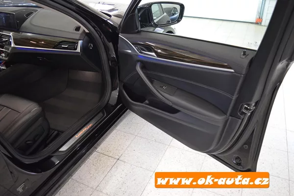 BMW Řada 5 2.0d LUXURY-LINE 98 000 KM TZ - foto 28