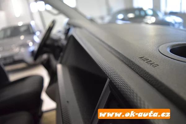 Volkswagen Transporter 2.0 TDI DSG 110kW 5 DVEŘÍ 2022 - foto 27