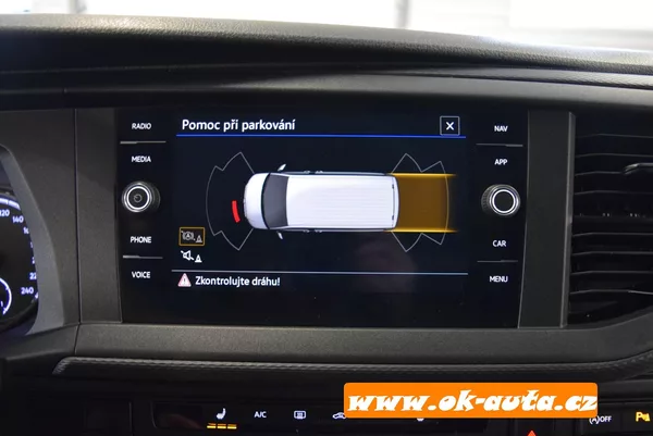 Volkswagen Transporter 2.0 TDI DSG 110kW 5 DVEŘÍ 2022 - foto 35