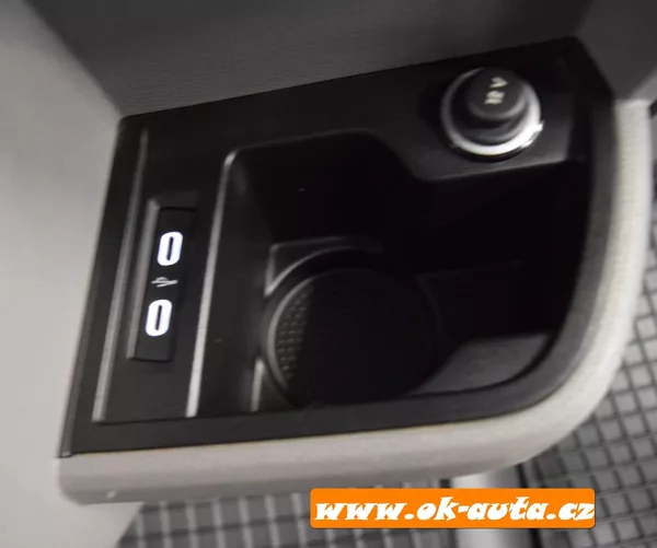 Volkswagen Transporter 2.0 TDI DSG 110kW 5 DVEŘÍ 2022 - foto 40