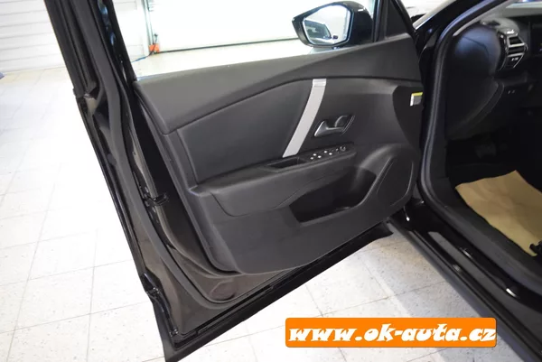 Citroën C4 X 1.2 PURETECH PACK 96 kW. - foto 24