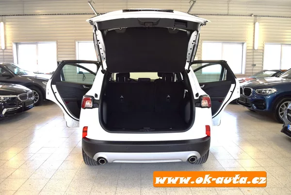 Ford Kuga 1.5 EBLUE TITANIUM 56 000 KM - foto 18