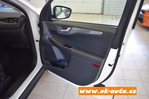 Ford Kuga 1.5 EBLUE TITANIUM 56 000 KM - foto 23