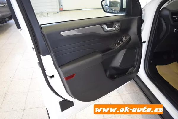 Ford Kuga 1.5 EBLUE TITANIUM 56 000 KM - foto 26