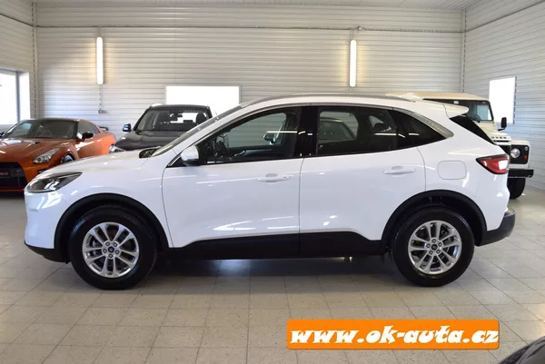 Ford Kuga 1.5 EBLUE TITANIUM 56 000 KM - foto 3