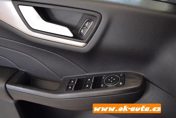 Ford Kuga 1.5 EBLUE TITANIUM 56 000 KM - foto 36