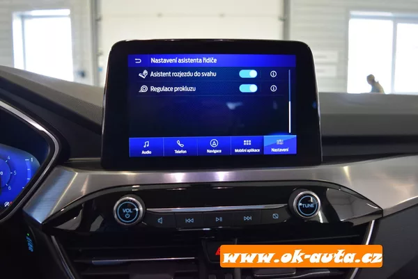 Ford Kuga 1.5 EBLUE TITANIUM 56 000 KM - foto 45
