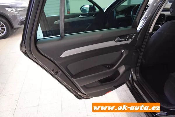 Volkswagen Passat 2.0 TDI BUSINESS DSG 97 000 KM - foto 24
