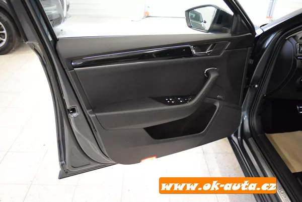 Škoda Superb 1.4 TSI iV LAURIN & KLEMENT - foto 35
