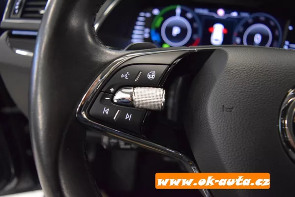 Škoda Superb 1.4 TSI iV LAURIN & KLEMENT - foto 44